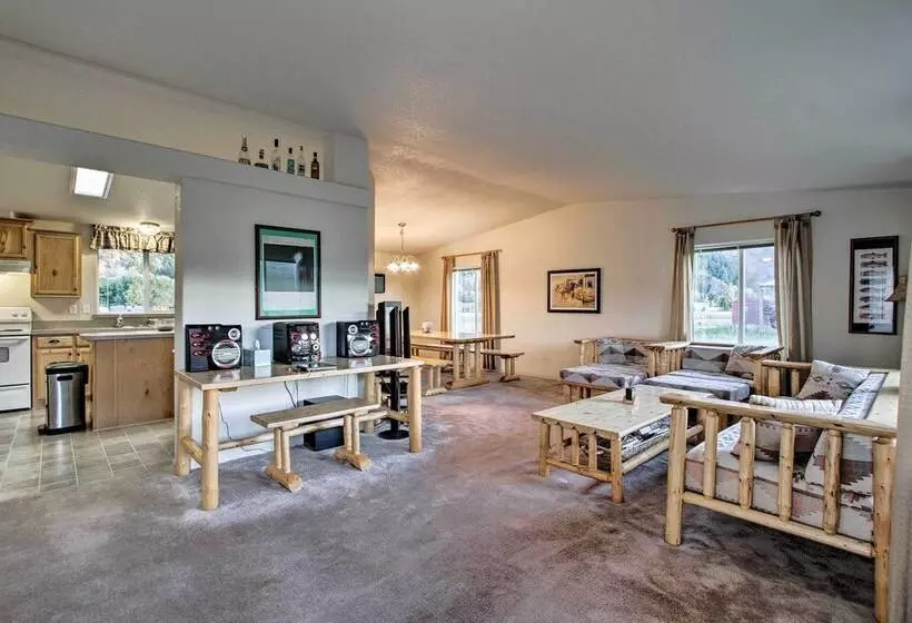 Craig Area Fly Fishing Hot Spot: Walk To River!