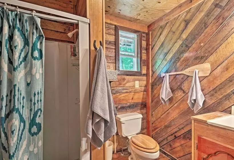 Creekside  Cabin W/ Deck In Pisgah Forest!