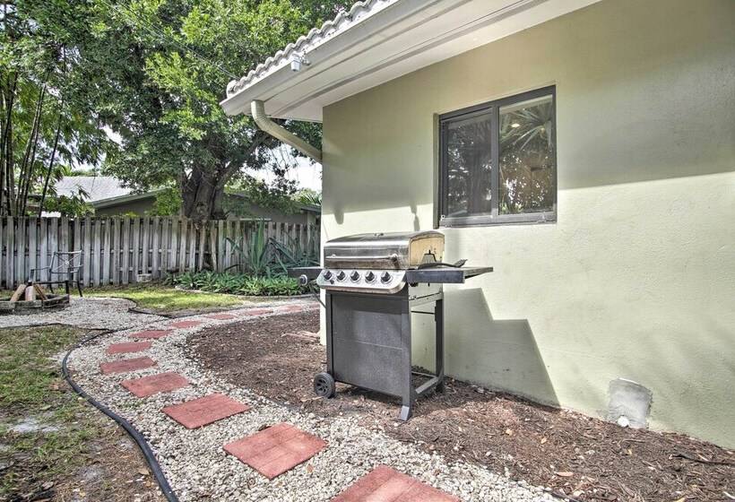 Dreamy Wilton Manors Oasis: Dine, Shop & Swim!