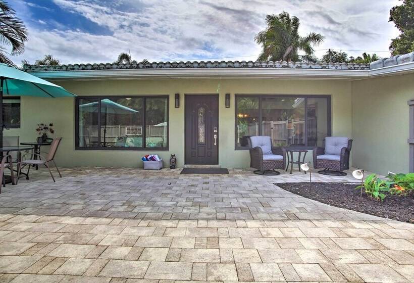 Dreamy Wilton Manors Oasis: Dine, Shop & Swim!