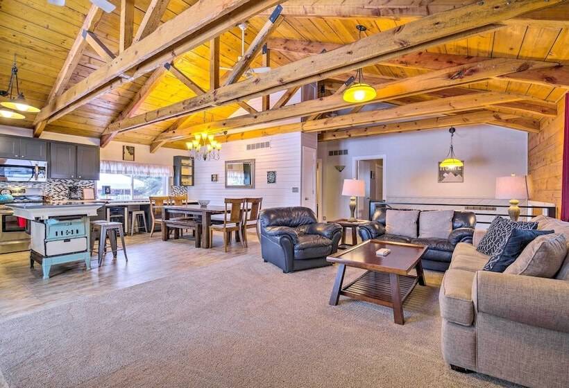 Mccall Retreat W/ Hot Tub   1/2 Mi To Downtown!