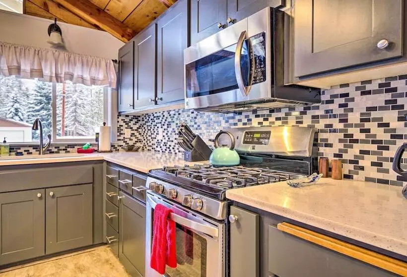 Mccall Retreat W/ Hot Tub   1/2 Mi To Downtown!