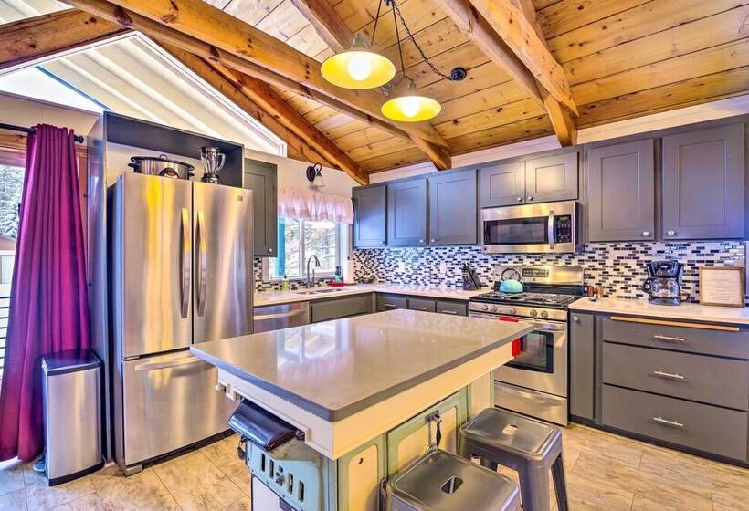 Mccall Retreat W/ Hot Tub   1/2 Mi To Downtown!