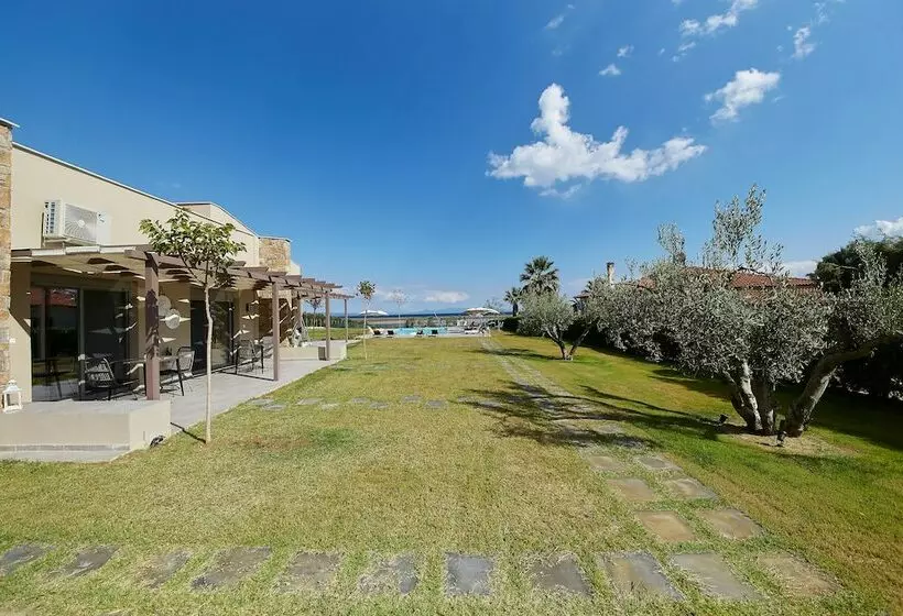 Flamingo View Suites