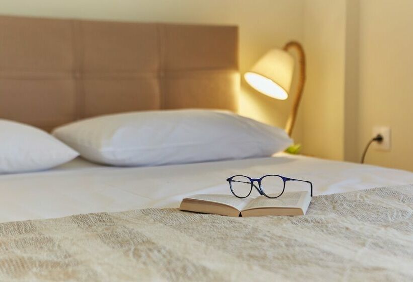 Flamingo View Suites