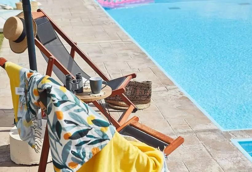 Flamingo View Suites