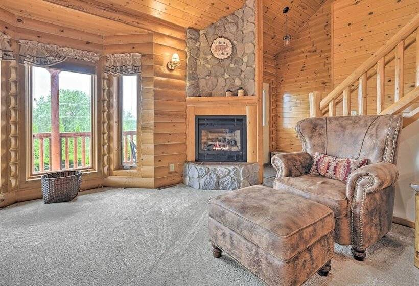 Hillside Hideaway W/ Hot Tub & Heated Patio!