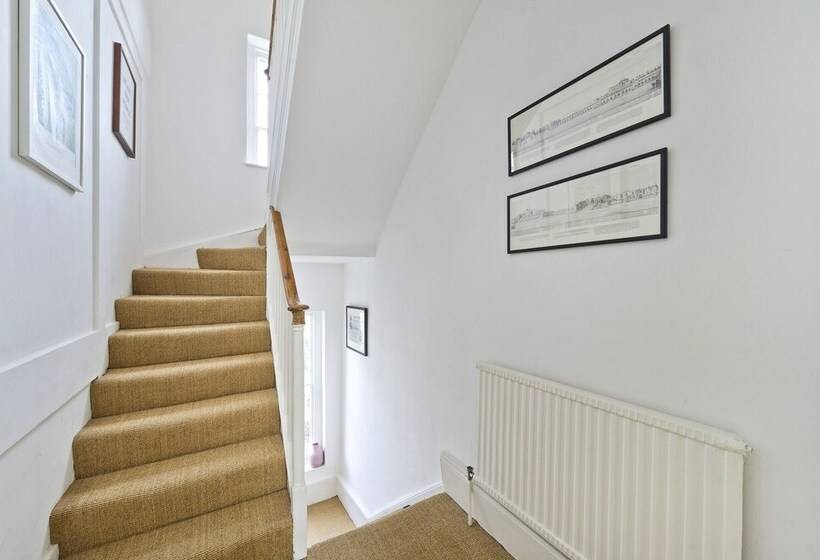 Historic Family Home Near Hampstead Heath By Underthedoormat