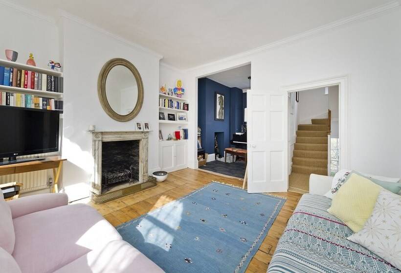 Historic Family Home Near Hampstead Heath By Underthedoormat