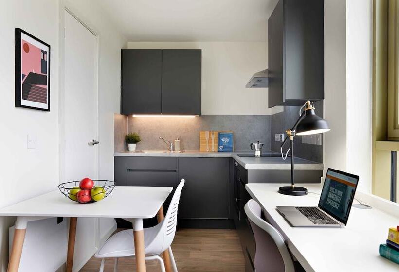 هتل Joivy Capitol