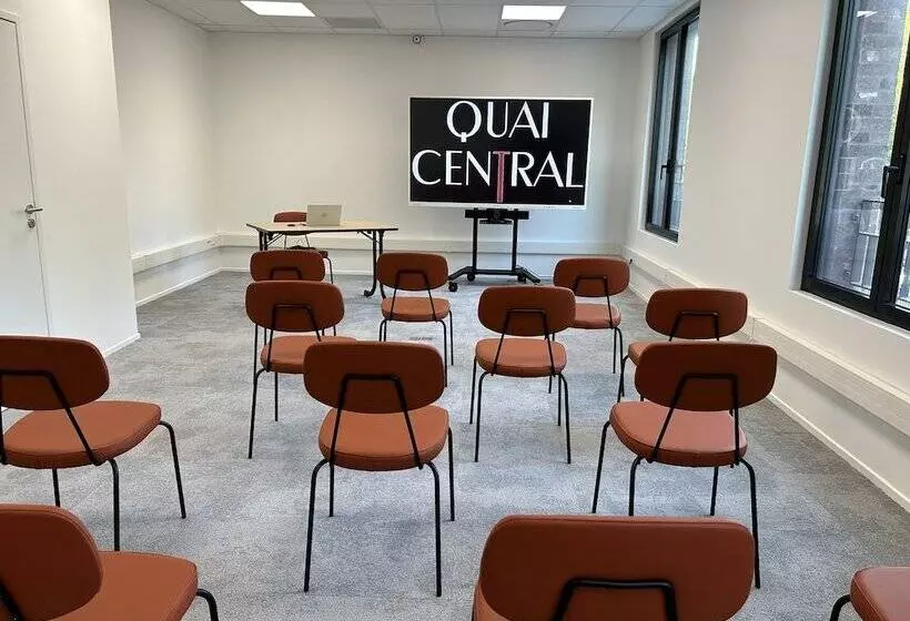 هتل Quai Central