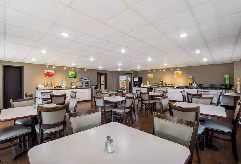 Hotelli Suburban Studios Millville