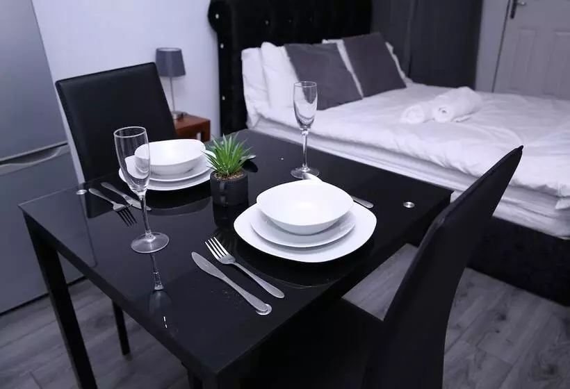 Hotelli The Lodge Oldham
