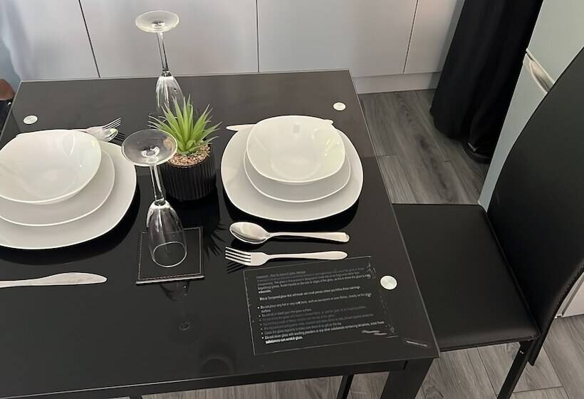 فندق The Lodge Oldham