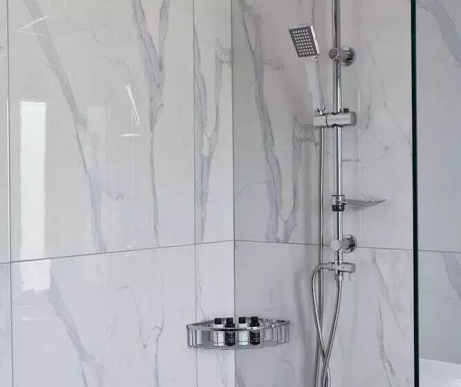 ホテル The Thermia Suites