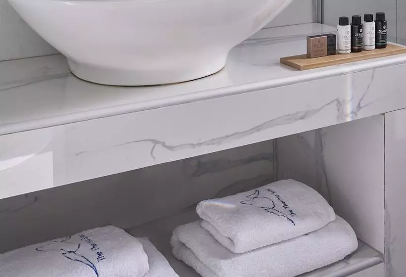 ホテル The Thermia Suites