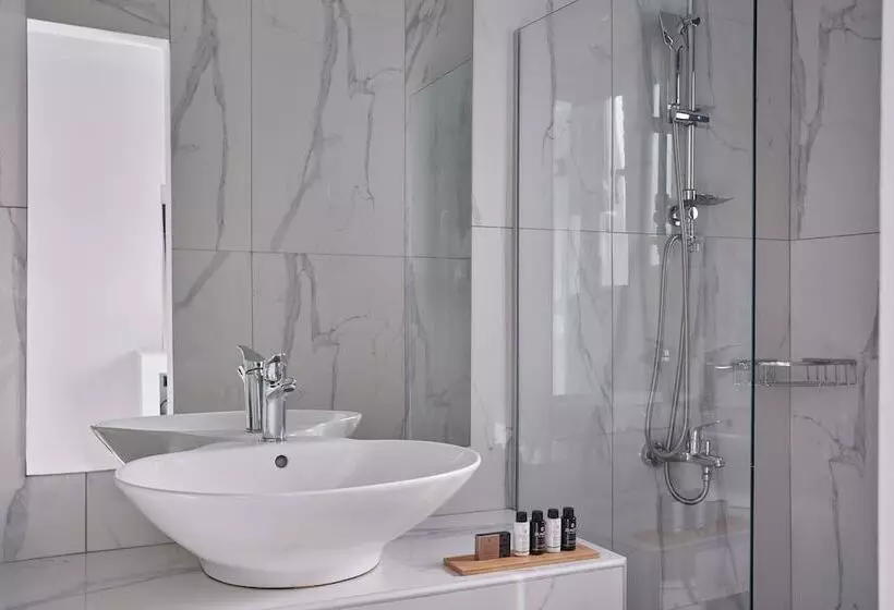 ホテル The Thermia Suites