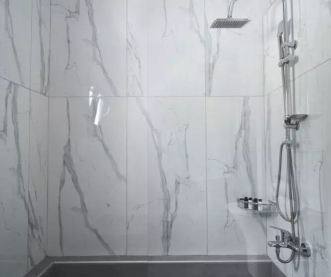 ホテル The Thermia Suites