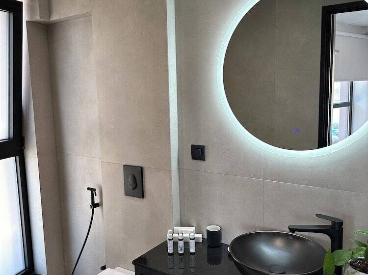 בית מלון כפרי Theta Boutique