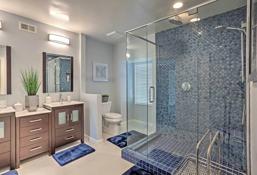 Spacious Oceanside Home: Patio & Grill, Near Beach