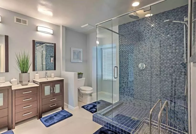 Spacious Oceanside Home: Patio & Grill, Near Beach