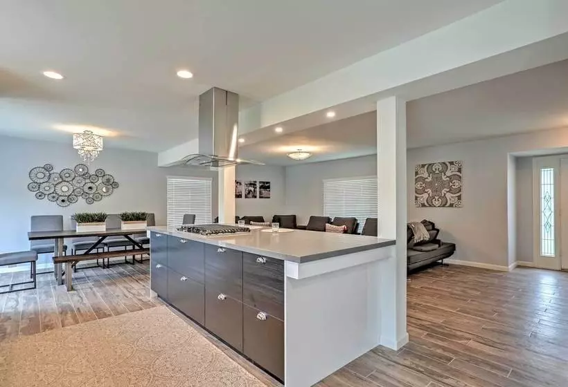 Spacious Oceanside Home: Patio & Grill, Near Beach