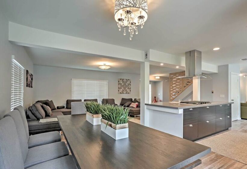 Spacious Oceanside Home: Patio & Grill, Near Beach