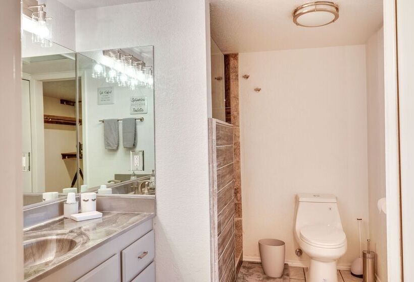 Lake Havasu Home W/ Private Patio & Views!