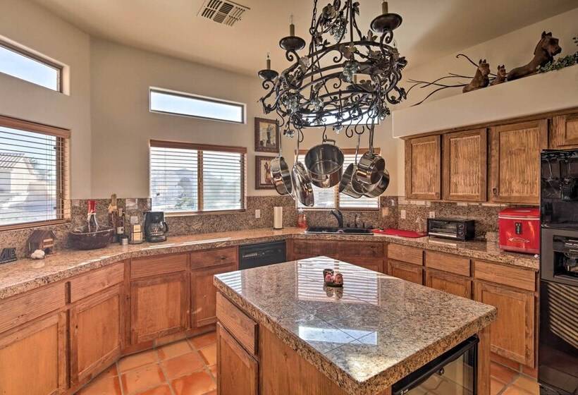 Lake Havasu City Home: Private Pool, Spa, & Grills