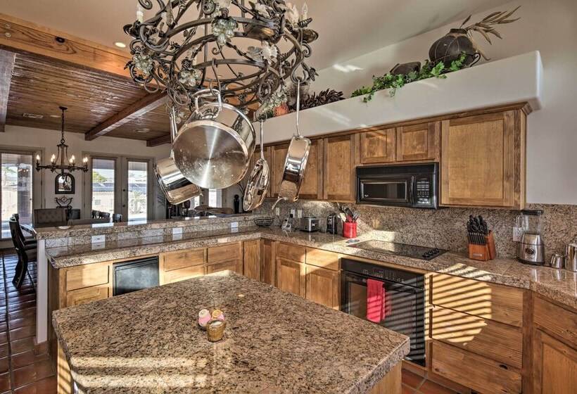 Lake Havasu City Home: Private Pool, Spa, & Grills