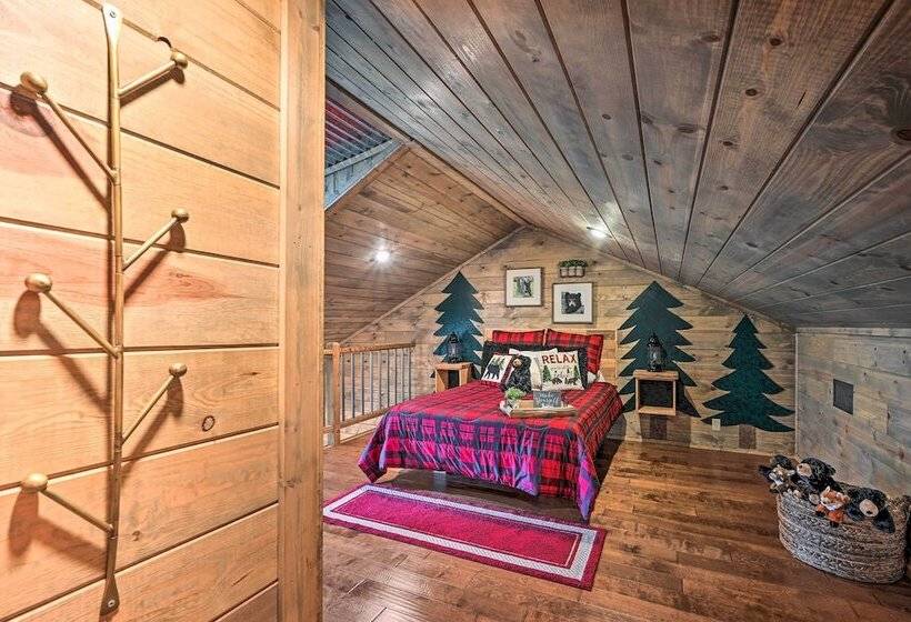 Luxe Broken Bow Cabin W/ Tesla Charging Station