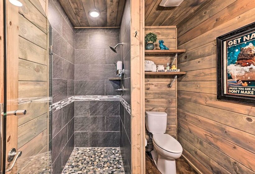 Luxe Broken Bow Cabin W/ Tesla Charging Station