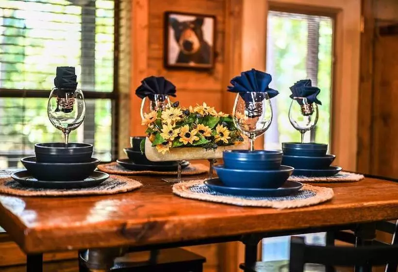 Luxe Broken Bow Cabin W/ Tesla Charging Station