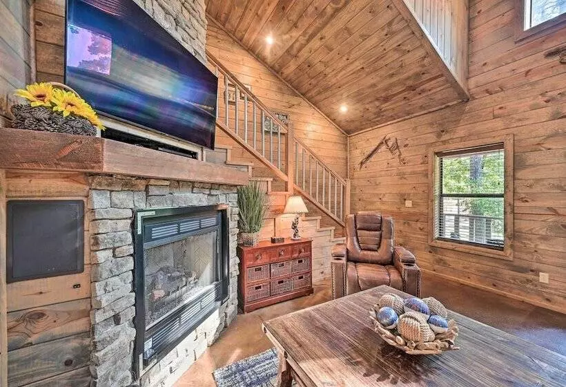Luxe Broken Bow Cabin W/ Tesla Charging Station