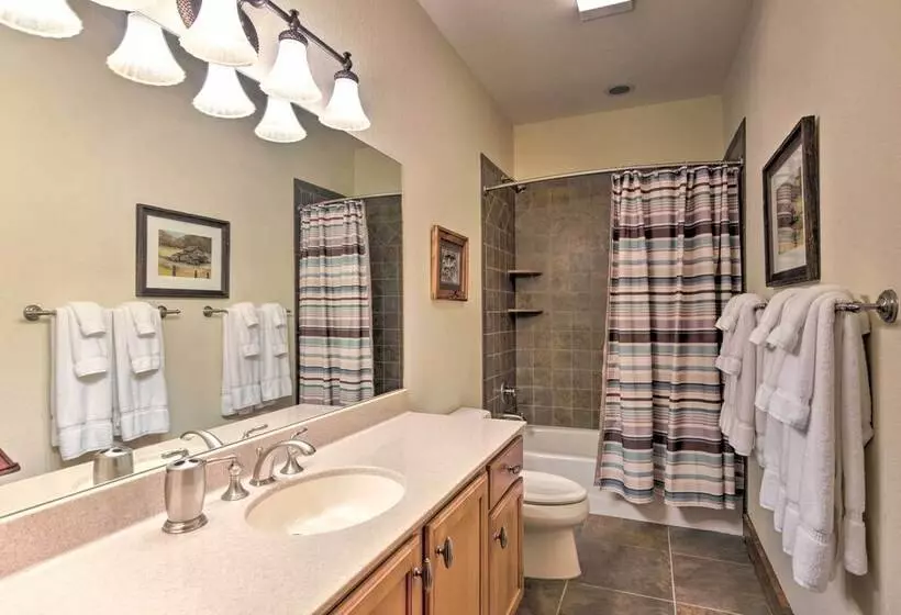 Grand Retreat In Bear Lake Reserve W/ Scenic Decks