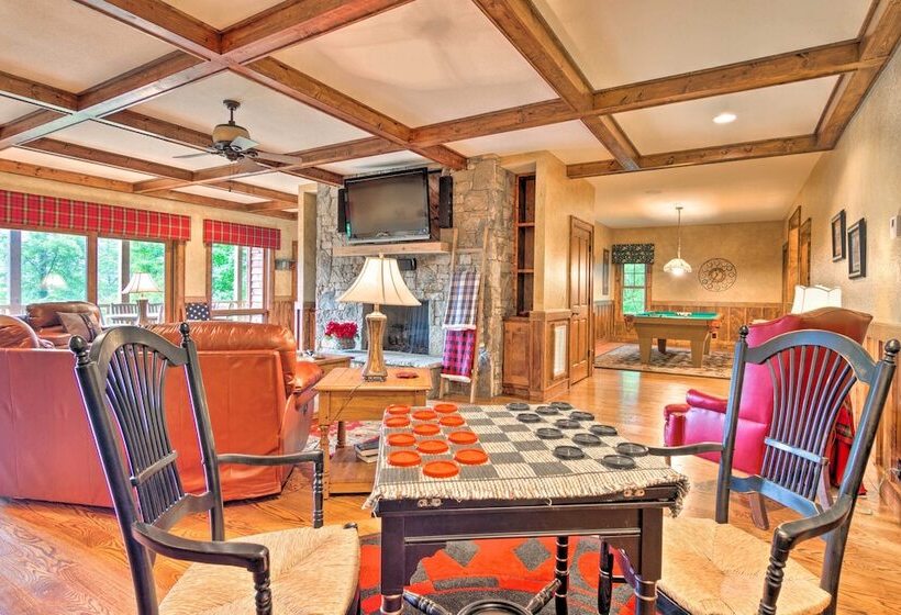 Grand Retreat In Bear Lake Reserve W/ Scenic Decks