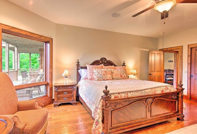 Grand Retreat In Bear Lake Reserve W/ Scenic Decks