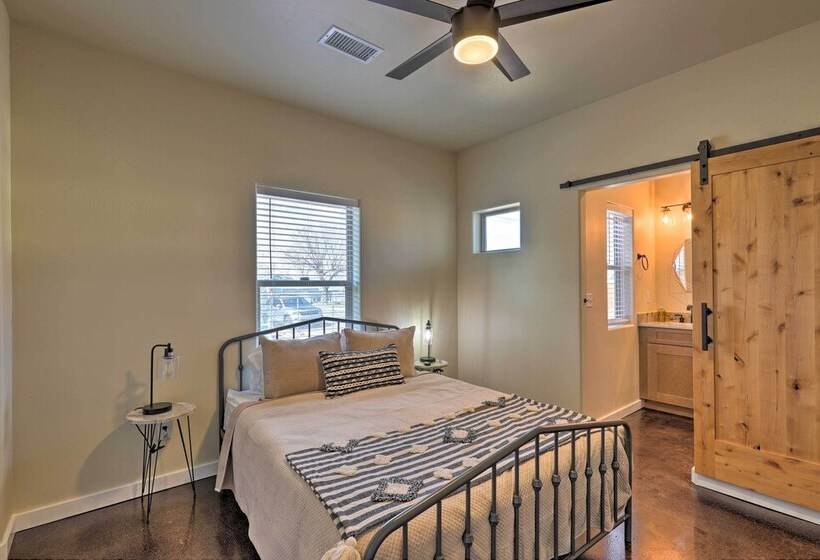 Modern Retreat: 3 Blocks To Dtwn Williams + Rte 66