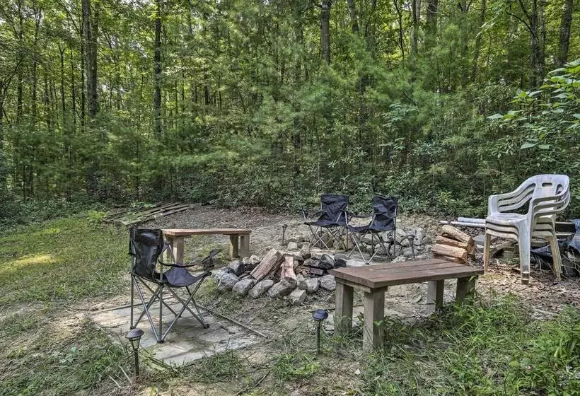 Mountain Town Adventures Home W/ Fire Pit!