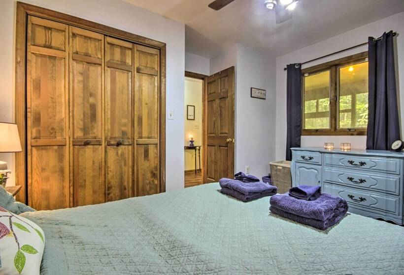 Mountain Town Adventures Home W/ Fire Pit!