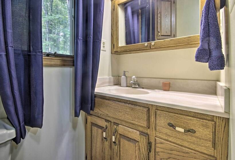 Mountain Town Adventures Home W/ Fire Pit!