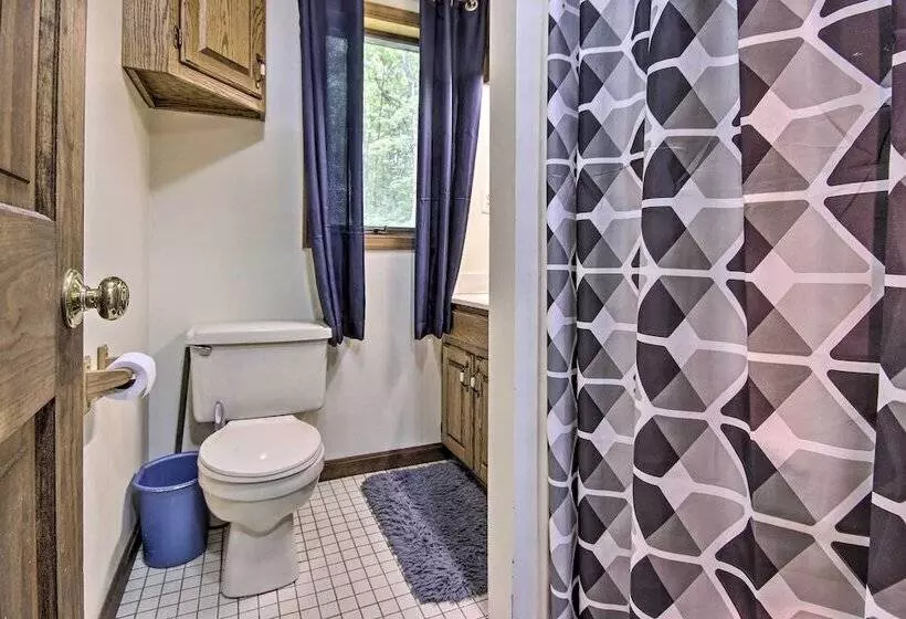 Mountain Town Adventures Home W/ Fire Pit!