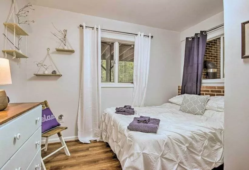 Mountain Town Adventures Home W/ Fire Pit!