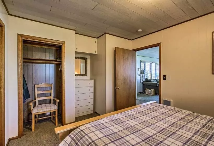 Oceanfront Escape W/ Pacific Views: Surf & Explore