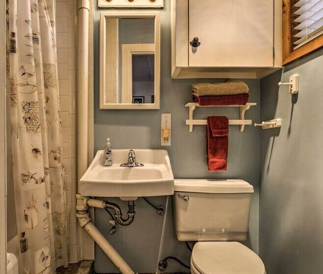 Oceanfront Escape W/ Pacific Views: Surf & Explore