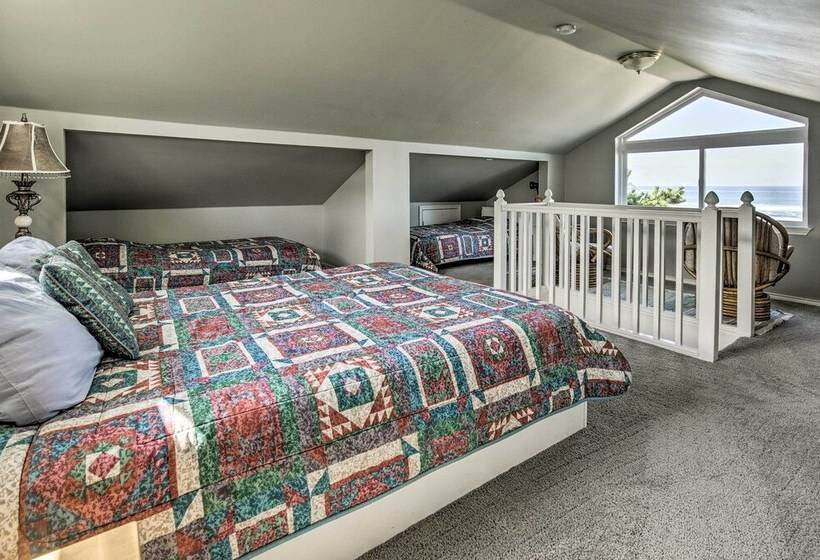 Oceanfront Escape W/ Pacific Views: Surf & Explore