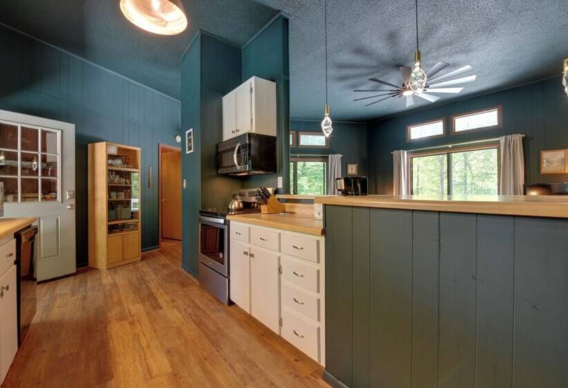 Pet Friendly Cabin 1 Mi From Fontana Lake!
