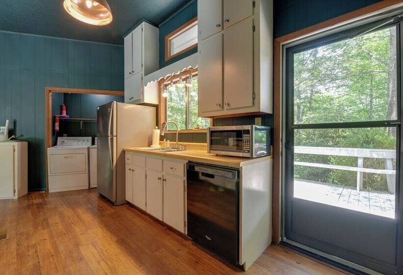 Pet Friendly Cabin 1 Mi From Fontana Lake!