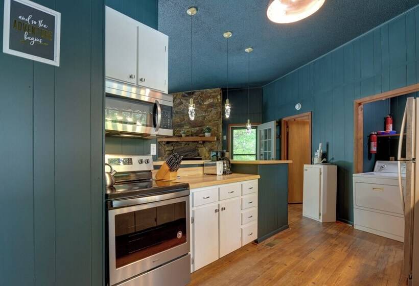 Pet Friendly Cabin 1 Mi From Fontana Lake!