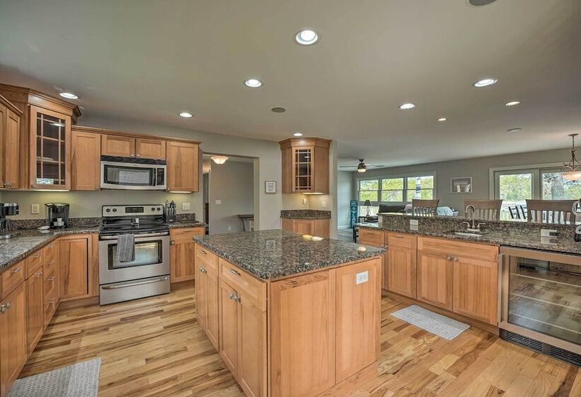 Pet Friendly Grass Lake Retreat W/ Game Room!